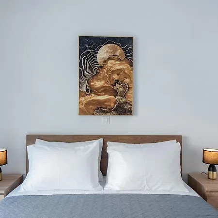 Rhodes Center 2-bedroom *