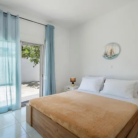 Rhodes Center 2-bedroom *