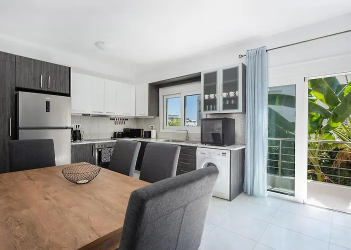 Rhodes Center 2-bedroom